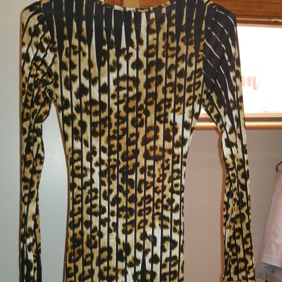 Front cut out dress - Picture 2 of 3